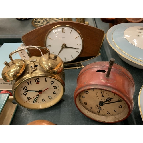 99 - EIGHT EXAMPLES OF VINTAGE AND RETRO ALARM CLOCKS TO ALSO INCLUDE A 'BAYARD, PARIS' EIGHT DAY CARRIAG... 