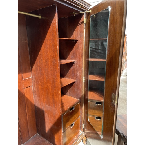 2073 - AN EARLY 20th CENTURY WALNUT AND CROSS BANDED BEDROOM SUITE COMPRISING OF: KNEE-HOLE DRESSING TABLE ... 