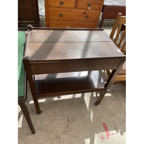 2133 - A FOLDING CARD TABLE WITH GREEN BAIZE TOP AND OAK DINNER TROLLEY