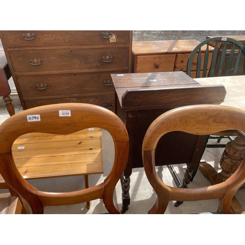 2135 - A PAIR OF VICTORIAN MAHOGANY DINING CHAIRS