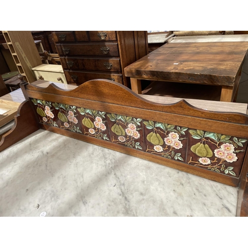 2149 - A VICTORIAN MARBLE TOP WASHSTAND WITH TILED BACK, 42