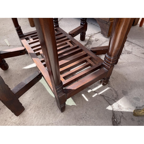 2188 - A 20TH CENTURY OVAL HARDWOOD GATELEG DINING TABLE, 36X34.5