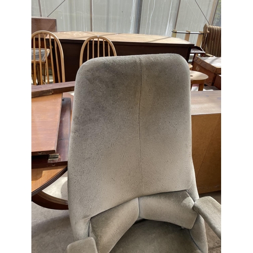 2198 - A 1970'S TUBULAR FRAMED RECLINER ARMCHAIR