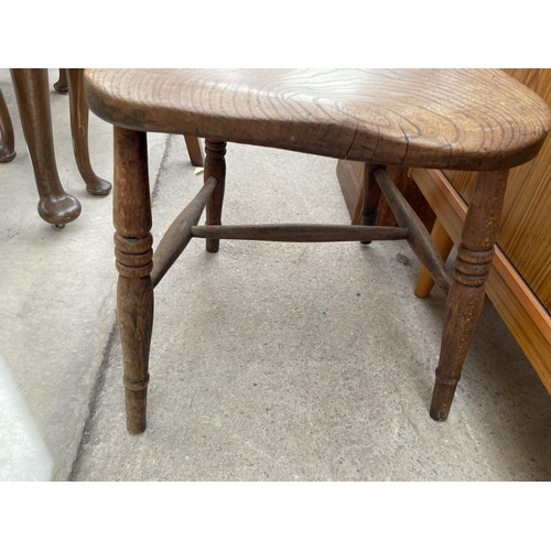 2215 - A VICTORIAN ELM KITCHEN CHAIR