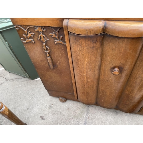 2218 - AN EARLY 20TH CENTURY OAK SIDEBOARD, 48