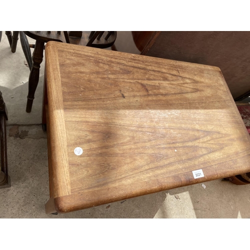 2221 - A RETRO TEAK TWO TIER TROLLEY, STAMPED HORNBAEK MOBELFABRIK, MADE IN DENMARK