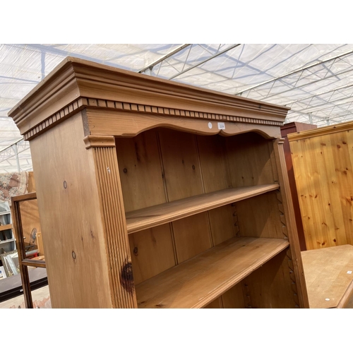 2239 - AN OPEN PINE BOOKCASE WITH DENTIL CORNICE, 39