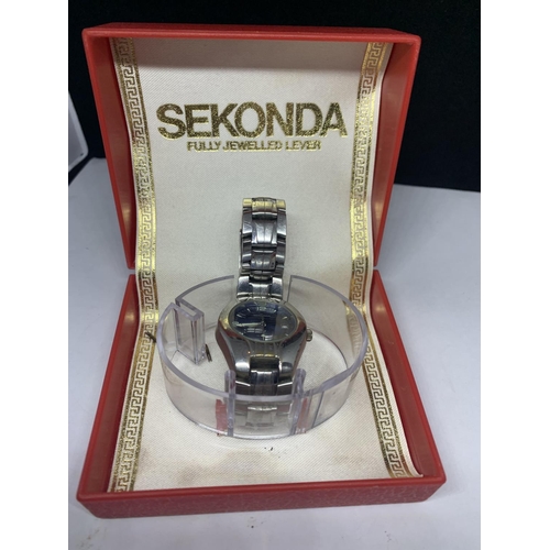 561 - A SEKONDA WRIST WATCH BOXED AND IN WORKING ORDER