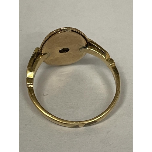 569 - A 1920'S 18 CARAT GOLD OVAL RING WITH A SINGLE DIAMOND SIZE P/Q