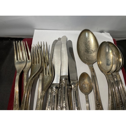 610 - AN ASSORTMENT OF FLATWARE ITEMS MARKED 800  GROSS WEIGHT 1138g