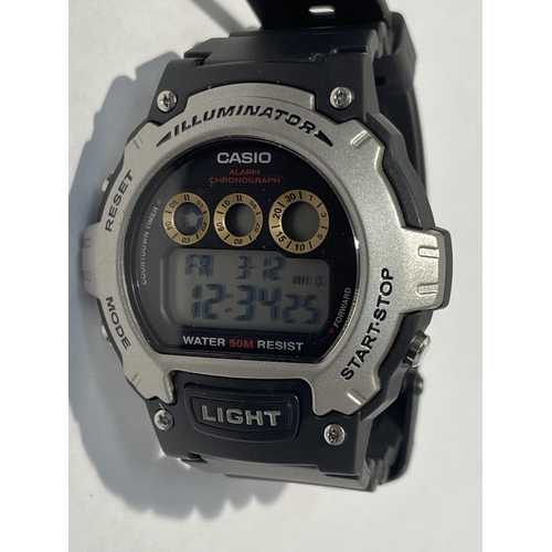 612 - A CASIO WRISTWATCH ILLUMINATOR IN WORKING ORDER