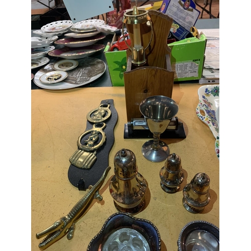 346 - VARIOUS SILVER PLATE AND BRASS ITEMS