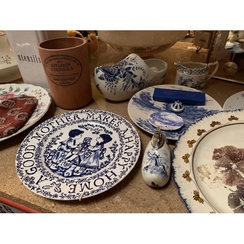 363 - A VERY LARGE QUANTITY OF CERAMIC ITEMS TO INCLUDE A TABLE LIGHTER IN THE FORM OF A DELFT STYLE CLOG,... 