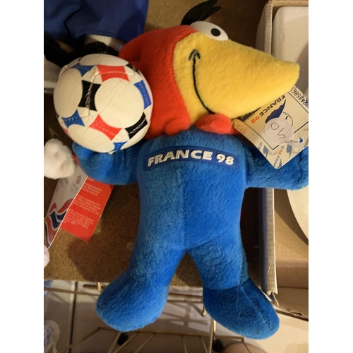 413 - THREE COLLECTABLE SOFT TOY SPORTING MASCOTS TO INCLUDE EURO 96, FRANCE 98 AND OLYMPIC GAMES TEAM GB ... 