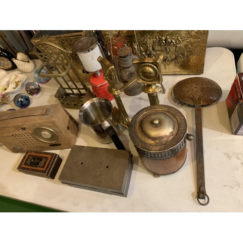 428 - A QUANTITY OF BRASS ITEMS TO INCLUDE A VINTAGE BAIRD RADIO (A/F), TWO METAL TINS ETC