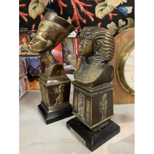 474 - A PAIR OF BRASS PHAROAH FIGURINES - TUTANKHAMUN AND NEFERTITI H:20CM