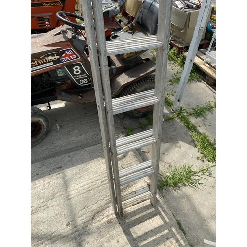 1676 - A 2 SECTION ALUMINIUM EXTENDING LADDER (14 RUNGS PER SECTION)