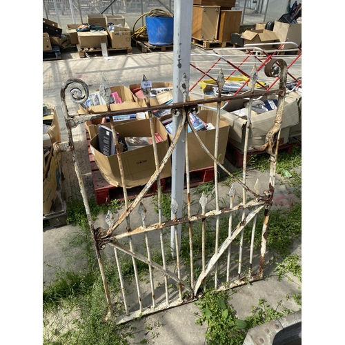 1681 - A VICTORIAN CAST IRON GATE (A/F)