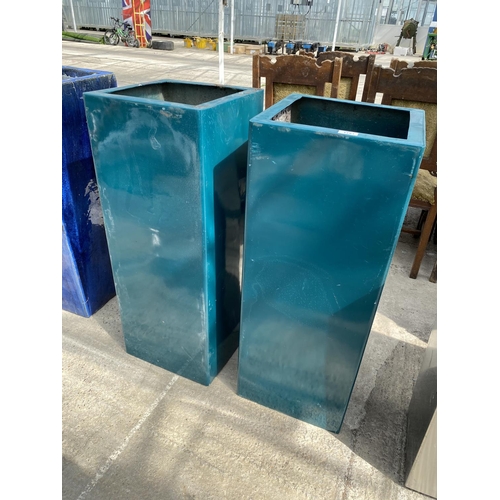 1751 - A PAIR OF GREEN SQUARE FIBRE GLASS PLANTERS (H:90CM)