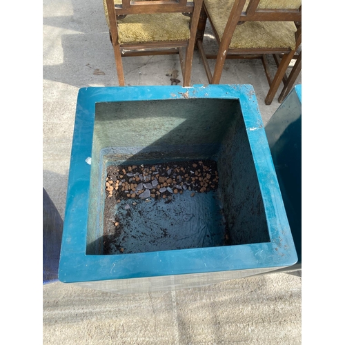 1751 - A PAIR OF GREEN SQUARE FIBRE GLASS PLANTERS (H:90CM)