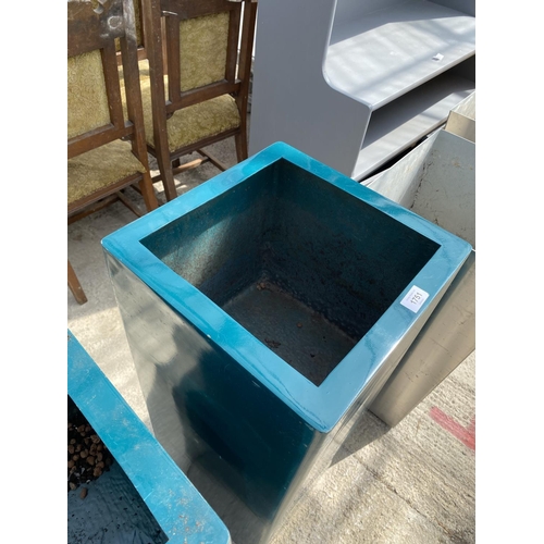 1751 - A PAIR OF GREEN SQUARE FIBRE GLASS PLANTERS (H:90CM)