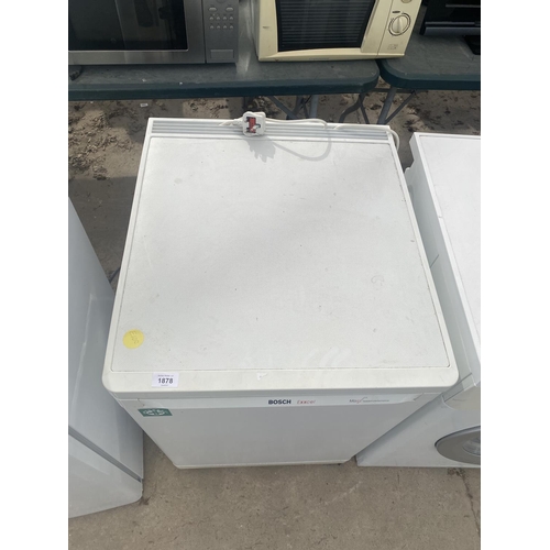 1878 - A WHITE BOSCH UNDER COUNTER FRIDGE BELIEVED IN WORKING ORDER BUT NO WARRANTY