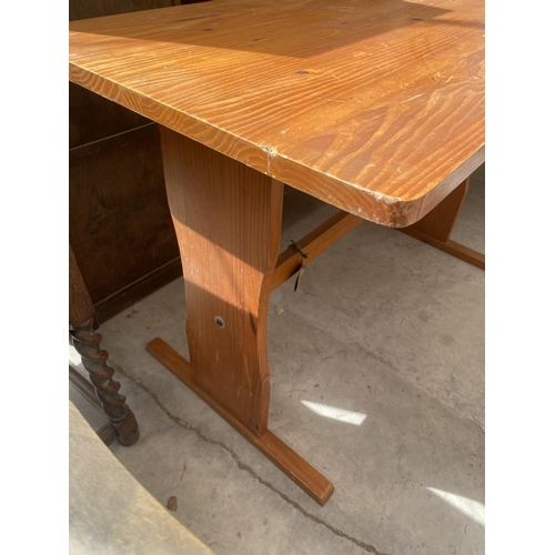 2125 - A MODERN PINE KITCHEN TABLE, 44.5X23.5