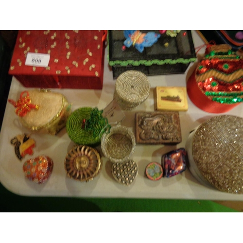 800 - AN ASSORTMENT OF VARIOUS DECORATIVE TRINKET/JEWELLERY BOXES TO ALSO INCLUDE A QUANTITY OF BUTTONS, A... 