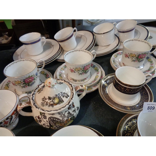 809 - AN ASSORTMENT OF CHINA TO INCLUDE ROYAL DOULTON 'DORCHESTER' ETC