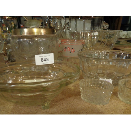 848 - A QUANTITY OF GLASSWARE TO INCLUDE A MODERN GLASS ICE BUCKET, SIX DECORATIVE BRANDY BALLOONS ETC