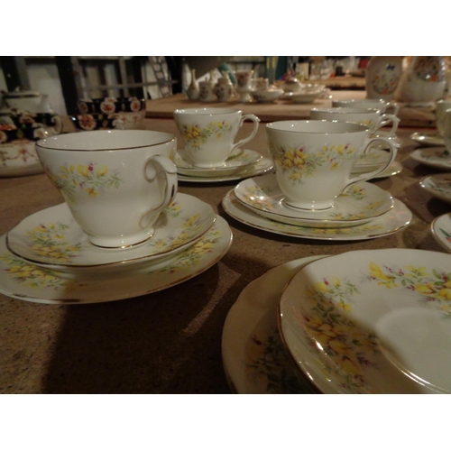 886 - AN ASSORTMENT OF DUCHESS 'LABURNUM' AND ROYAL STAFFORD TEA WARE