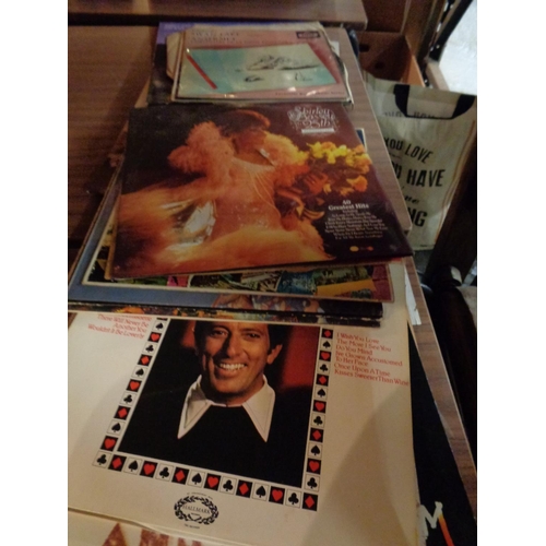 896 - A NUMBER OF LP RECORDS TO INCLUDE CLASSICAL EXAMPLES, THREE ANDY WILLIAMS ALBUMS, BURT BACHARACH, SH... 