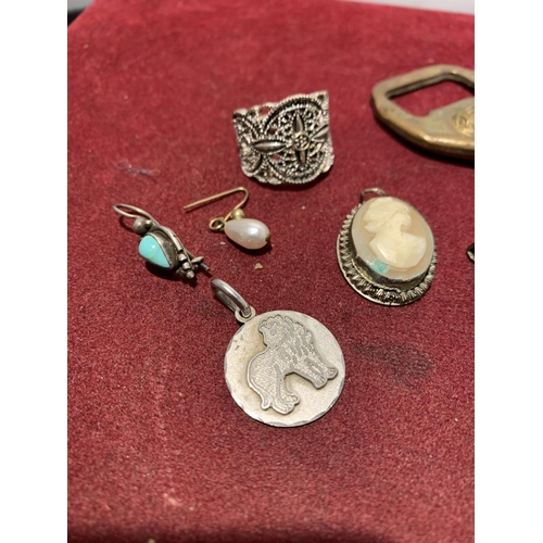 562 - VARIOUS ITEMS TO INCLUDE A BRASS WOMAN BOTTLE OPENER, A METAL COCA COLA, CAMEO ETC