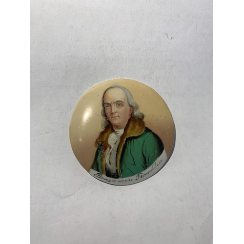 635 - A CIRCULAR HAND PAINTED PLAQUE OF BENJAMIN FRANKLIN