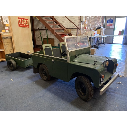 90 - A REPLICA CHILDRENS ELECTRIC LANDROVER AND TRAILER SERIES 2 RECREATED BY TOYLANDER INCLUDES FORWARD/... 