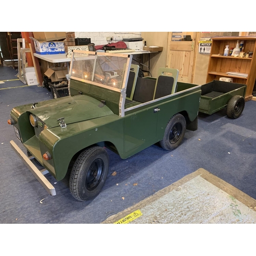 90 - A REPLICA CHILDRENS ELECTRIC LANDROVER AND TRAILER SERIES 2 RECREATED BY TOYLANDER INCLUDES FORWARD/... 