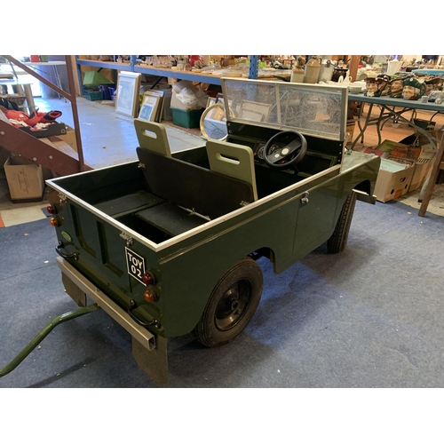 90 - A REPLICA CHILDRENS ELECTRIC LANDROVER AND TRAILER SERIES 2 RECREATED BY TOYLANDER INCLUDES FORWARD/... 