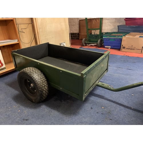 90 - A REPLICA CHILDRENS ELECTRIC LANDROVER AND TRAILER SERIES 2 RECREATED BY TOYLANDER INCLUDES FORWARD/... 