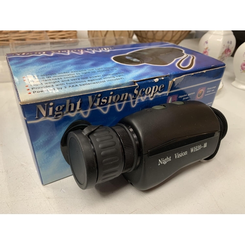 191 - AN AS NEW AND BOXED NV 2000 MONOCULAR NIGHT VISION SCOPE WITH CARRYING CASE