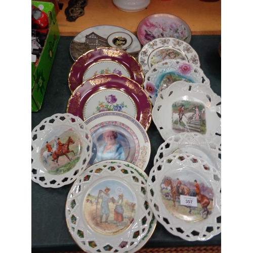 307 - AN ASSORTMENT OF DECORATIVE PLATES TO INCLUDE RIBBON EDGED EXAMPLES