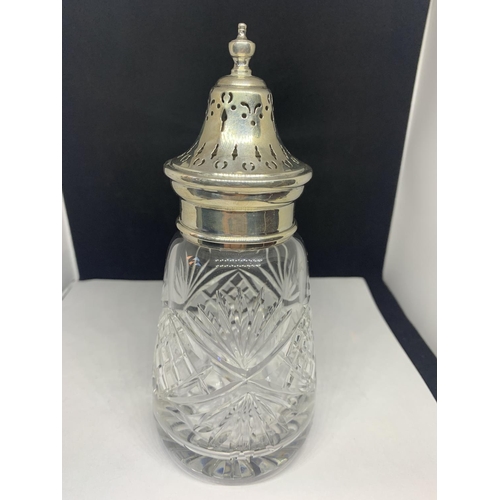 546 - A SILVER TOPPED ROUND CUT GLASS SUGAR SHAKER