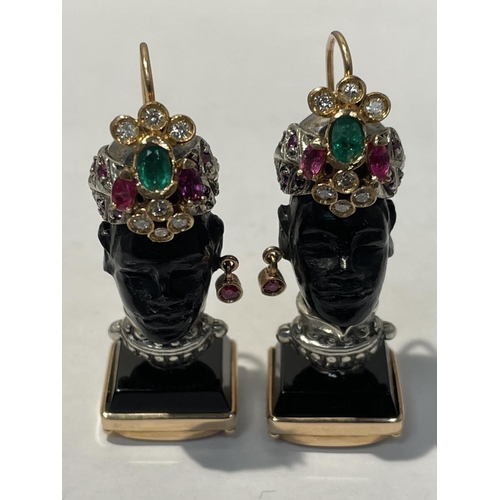 596 - A PAIR OF BLACKAMORE, 14 CARAT GOLD AND EMERALD EARRINGS IN AN A FRICAN BUST DESIGN