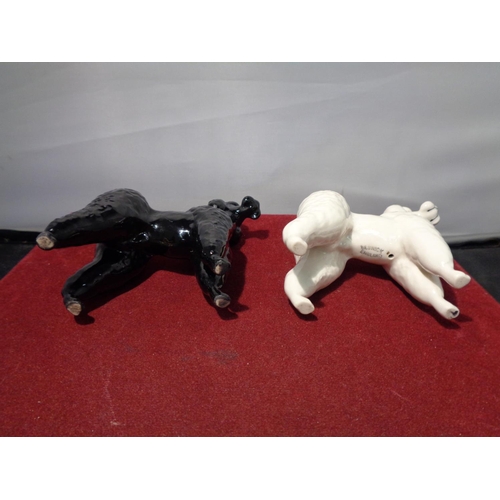 720 - FIVE BESWICK ITEMS TO INCLUDE POODLES, KOALA BEAR, LABRADOR AND A BADGER