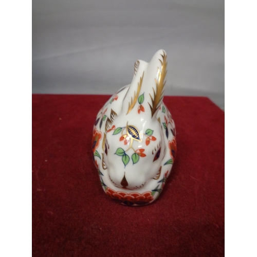 767 - A ROYAL CROWN DERBY 'MEADOW RABBIT' SIGNED IN GOLD H: 8CM