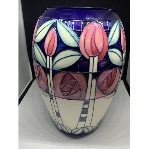 778 - A MOORCROFT KINGS BOROUGH VASE 7 INCHES TALL