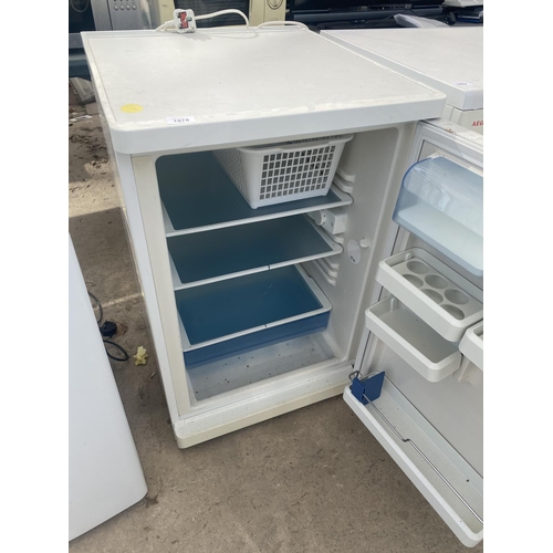 1878 - A WHITE BOSCH UNDER COUNTER FRIDGE BELIEVED IN WORKING ORDER BUT NO WARRANTY