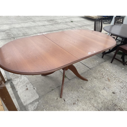 2509 - A MODERN PEDESTAL DINING TABLE, 57x36