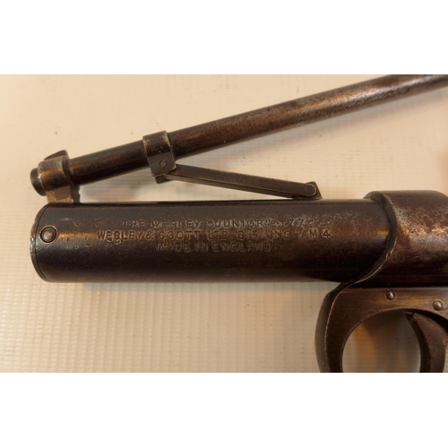 318 - A WEBLEY 177  CALIBRE JUNIOR AIR PISTOL, WITH 15.5CM BARREL. SERIAL NUMBER 644