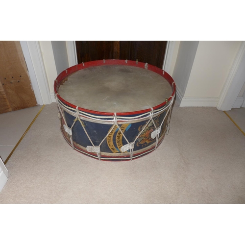 344 - A LARGE EARLY 20TH CENTURY ROYAL ARTILLARY REGIMENTAL BASS DRUM, 82 CM DIAMETER, WITH ROYAL COAT OF ... 