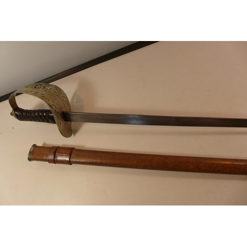 359 - A GEORGE V 1895/97 INFANTRY OFFICERS SWORD, 82CM BLADE WITH LEATHER SCABBARD